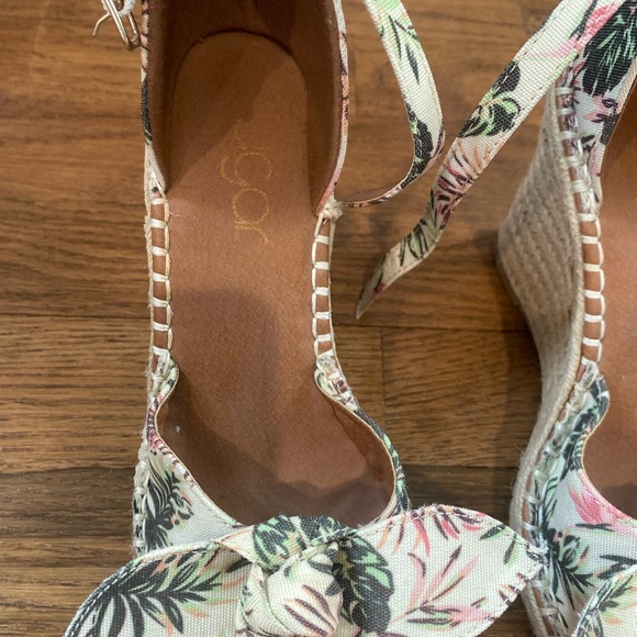 SugarTropical Wedges - Picture 3 of 10